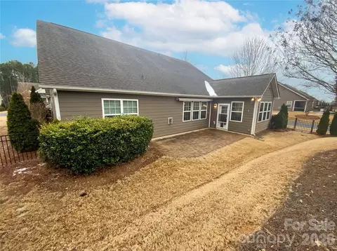 Exterior - 200 Sweet Briar Dr, Fort Mill, SC 29707 photo 3 of 3