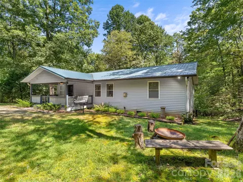 1756 Happy Acres Rd, Brevard, NC 28712