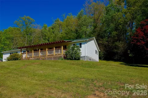 3 Altapass Trl, Spruce Pine, NC 28777