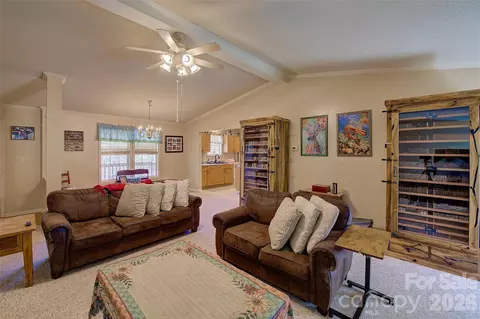 3 Altapass Trl, Spruce Pine, NC 28777 photo 18