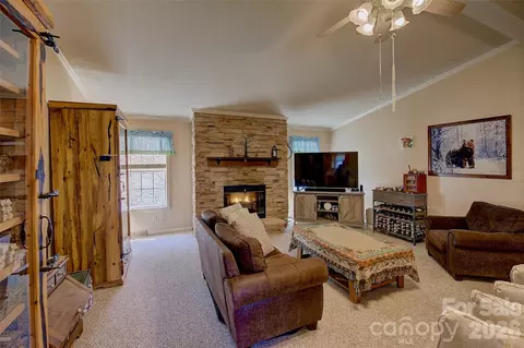 3 Altapass Trl, Spruce Pine, NC 28777 photo 16