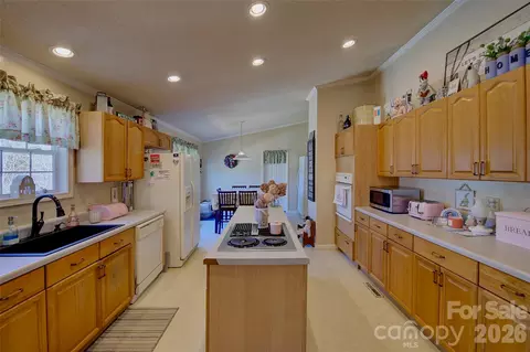 3 Altapass Trl, Spruce Pine, NC 28777 photo 12