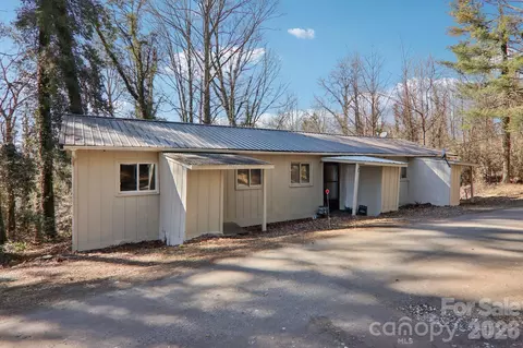 717375 Forest Dr, Clyde, NC 28721