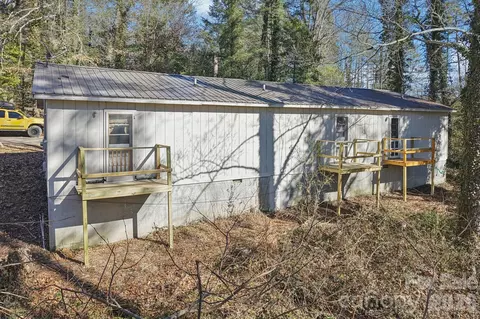 Exterior - 717375 Forest Dr, Clyde, NC 28721 photo 2 of 4