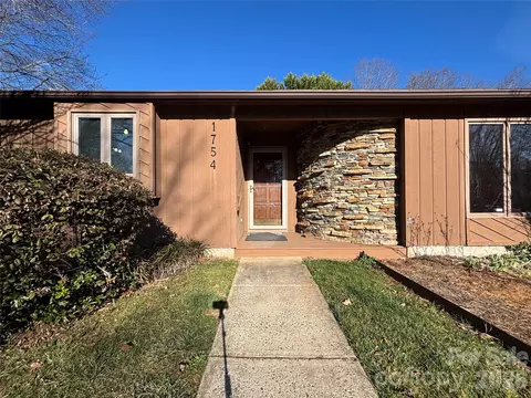 1754 12th Ne St NE, Hickory, NC 28601