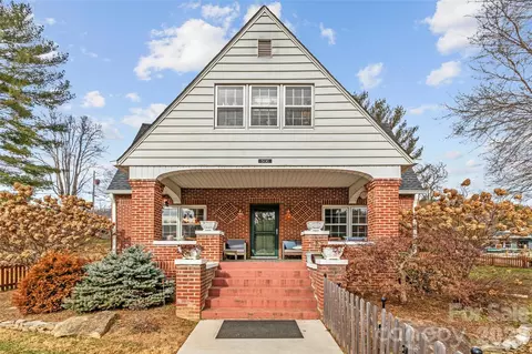 506 W Main St, Burnsville, NC 28714
