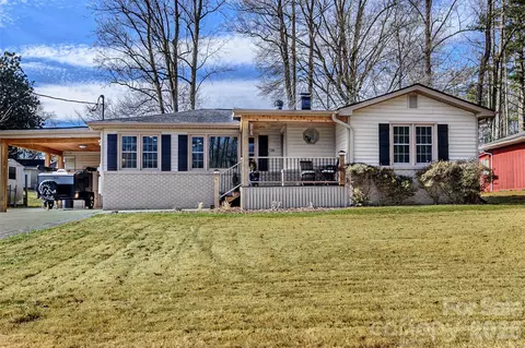 116 Thornbird Ave, Hendersonville, NC 28792