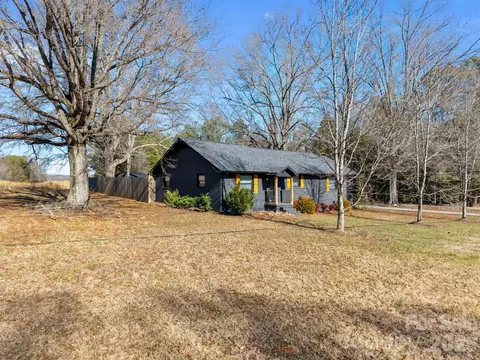 231 Faith Rd, Mooresville, NC 28115