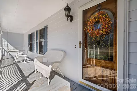 Exterior - 3956 Den Dr, Hickory, NC 28602 photo 1 of 1
