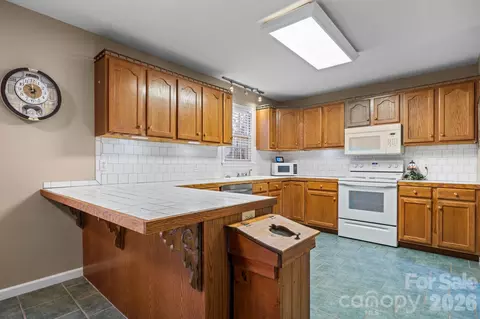 Kitchen - 3956 Den Dr, Hickory, NC 28602 photo 1 of 3