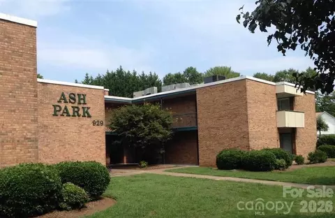 929 4th Street Nw Dr NW, Hickory, NC 28601