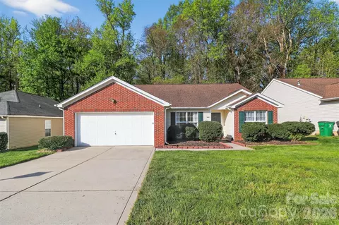 10641 Gold Pan Rd, Charlotte, NC 28215