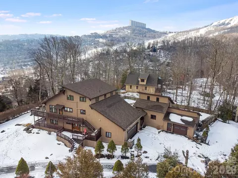 301 Highland Cir, Sugar Mountain, NC 28604