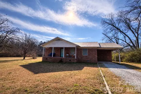 498 Dover Rd, Star, NC 27356