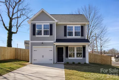 935 Wallace St, Statesville, NC 28677