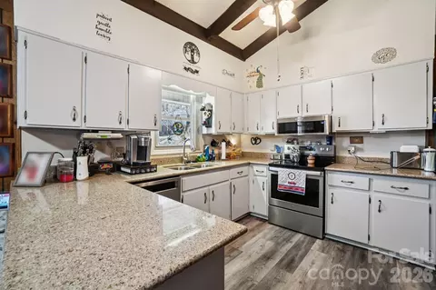 36 Kimberly Dr, Canton, NC 28716 photo 10