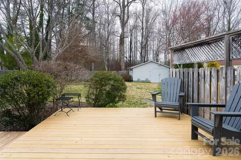 Exterior - 439 Big Bend Rd, Brevard, NC 28712 photo 4 of 19