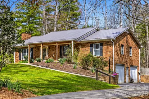 32 W Ashley Pl, Etowah, NC 28729