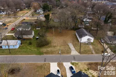7 Th St, Statesville, NC 28677