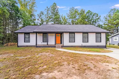 8337 Reedy Creek Rd, Charlotte, NC 28215