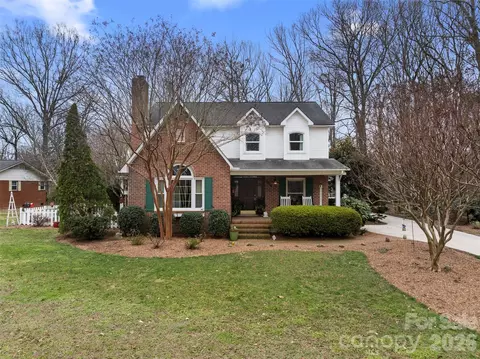 1615 Eastwood Dr, Kannapolis, NC 28081