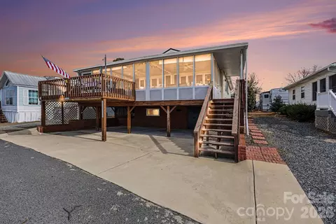 109 Scenic View Dr, New London, NC 28127