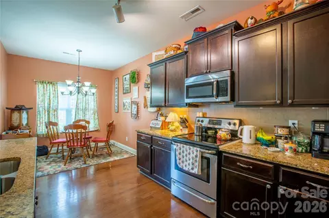 Kitchen - 19449 Smith Cir, Cornelius, NC 28031 photo 1 of 1