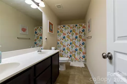 Bath - 19449 Smith Cir, Cornelius, NC 28031 photo 1 of 1