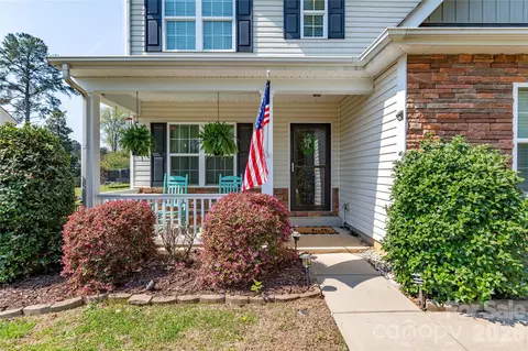 Exterior - 19449 Smith Cir, Cornelius, NC 28031 photo 2 of 4