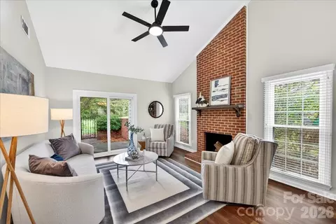 9227 N Vicksburg Park Ct, Charlotte, NC 28210