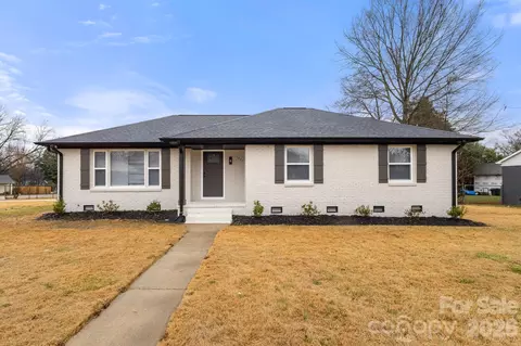 1527 Fieldcrest Cir, Rock Hill, SC 29732