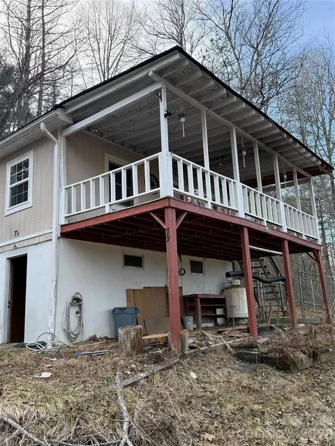 79 Little Branch Ln, Hendersonville, NC 28739