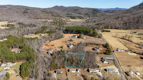 000 Eagles Nest 8 Dr #8, Marion, NC 28752