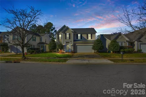 5815 Waverly Lynn Ln, Charlotte, NC 28269