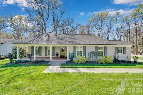 5752 Bellechasse St, Charlotte, NC 28210