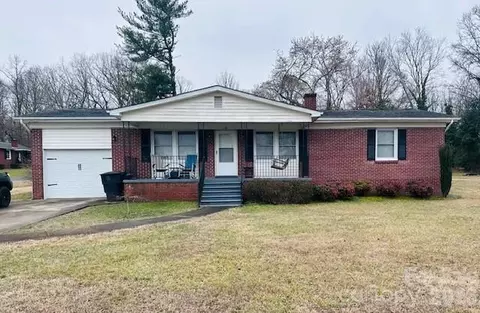 138 Longview Dr, Forest City, NC 28043