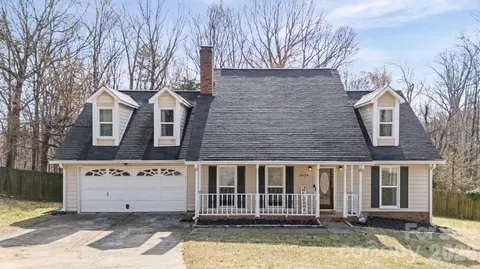 2404 Wildburne Ct, Charlotte, NC 28262