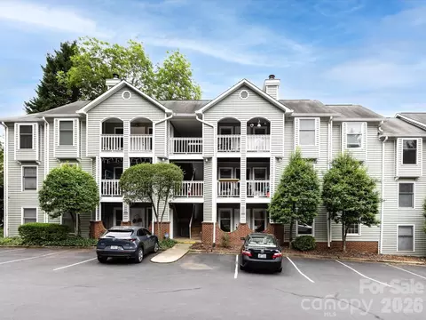 430 Queens 221 Rd #221, Charlotte, NC 28207