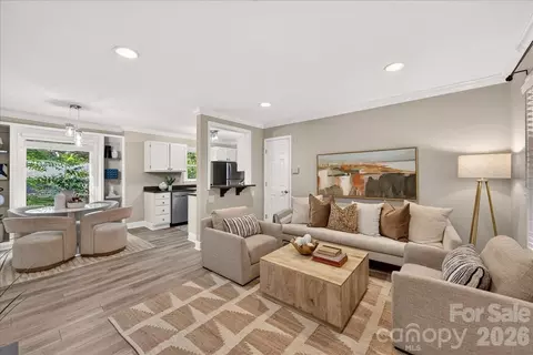 430 Queens 221 Rd #221, Charlotte, NC 28207