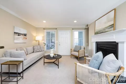 430 Queens 221 Rd #221, Charlotte, NC 28207
