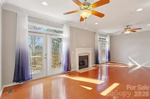 Living - 609 Sunfish Ln, Fort Mill, SC 29708 photo 2 of 4