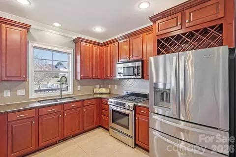 Kitchen - 609 Sunfish Ln, Fort Mill, SC 29708 photo 2 of 3
