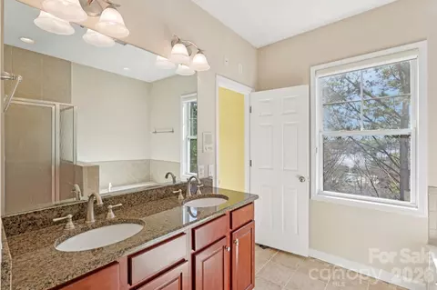 Bath - 609 Sunfish Ln, Fort Mill, SC 29708 photo 4 of 4