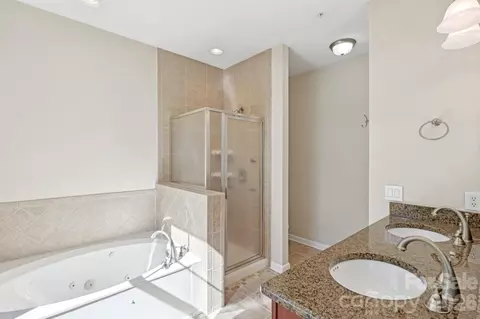 Bath - 609 Sunfish Ln, Fort Mill, SC 29708 photo 3 of 4