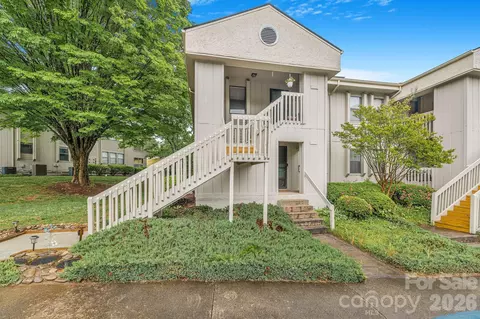 1801 Abbey Cir, Asheville, NC 28805