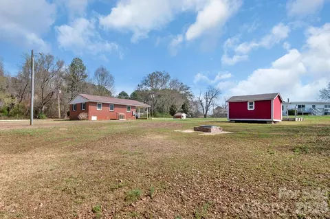 Exterior - 741 Mangum School Rd, Pageland, SC 29728 photo 6 of 8