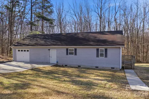 149 Pacific Dr, Statesville, NC 28677