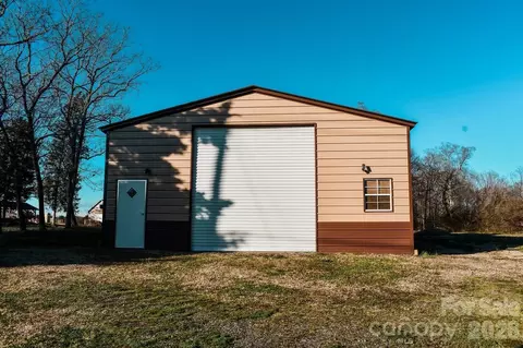 6016 Oxford School Rd, Claremont, NC 28610