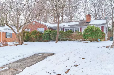 915 Onslow Dr, Greensboro, NC 27408