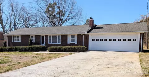 318 Mccall Dr, Bessemer City, NC 28016